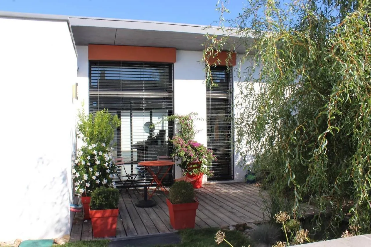 La Belle Maison Patio Albi 0*,